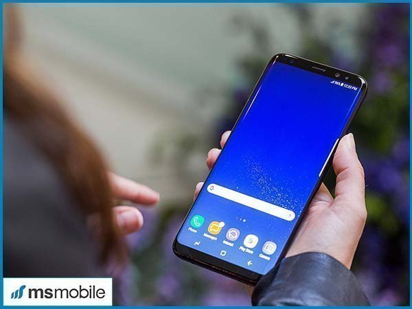  Màn hình Samsung Galaxy S8 Plus: hai cạnh cong, hiển thị sắc nét đến từng chi tiết
