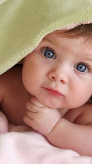 Hình nền em bé dễ thương: Bạn sẽ không thể ngừng cười khi xem những hình ảnh em bé dễ thương này. Họ là những thiên thần nhỏ xinh đẹp và đáng yêu trong mắt của bất kỳ ai. Hãy đến và cùng nhau tận hưởng niềm vui và sự đáng yêu của những hình nền này.