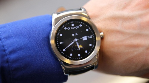 LG Watch Urbane được ra mắt sau nên được hỗ trợ Android 5.1.1 