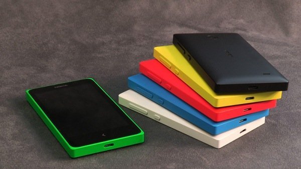 Nokia XL Thiết kế gọn gàng